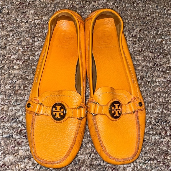 Womens Tory Burch Orange Stamped Leather Driving Loafer Flats - Picture 5 of 10